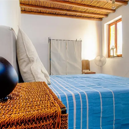 Spiti Marcos Nyaraló